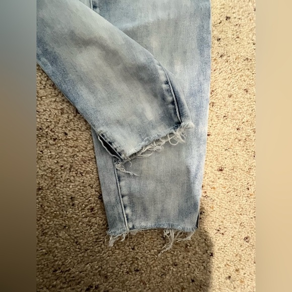 Women’s Maurice’s light wash jeans L‎ large short button up distressed - Picture 10 of 10